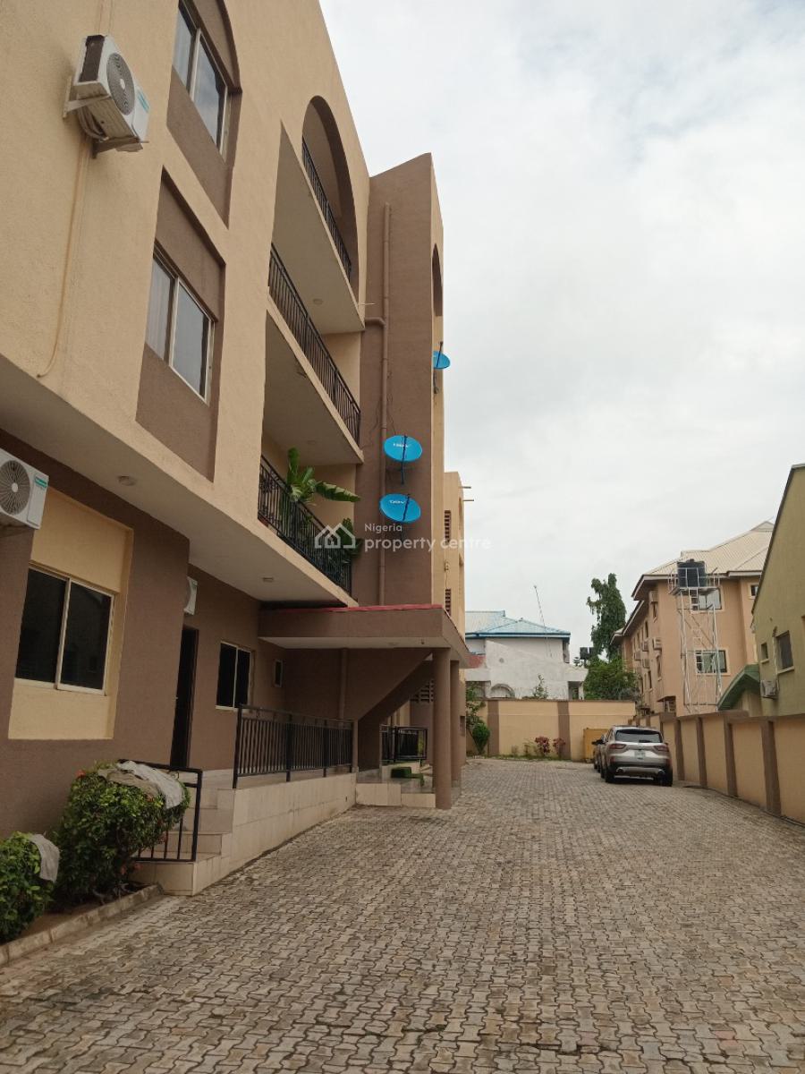 a Very Good Spacious 2bedroom Flat + 1bq, Wuse 2, Abuja, Flat / Apartment for Rent
