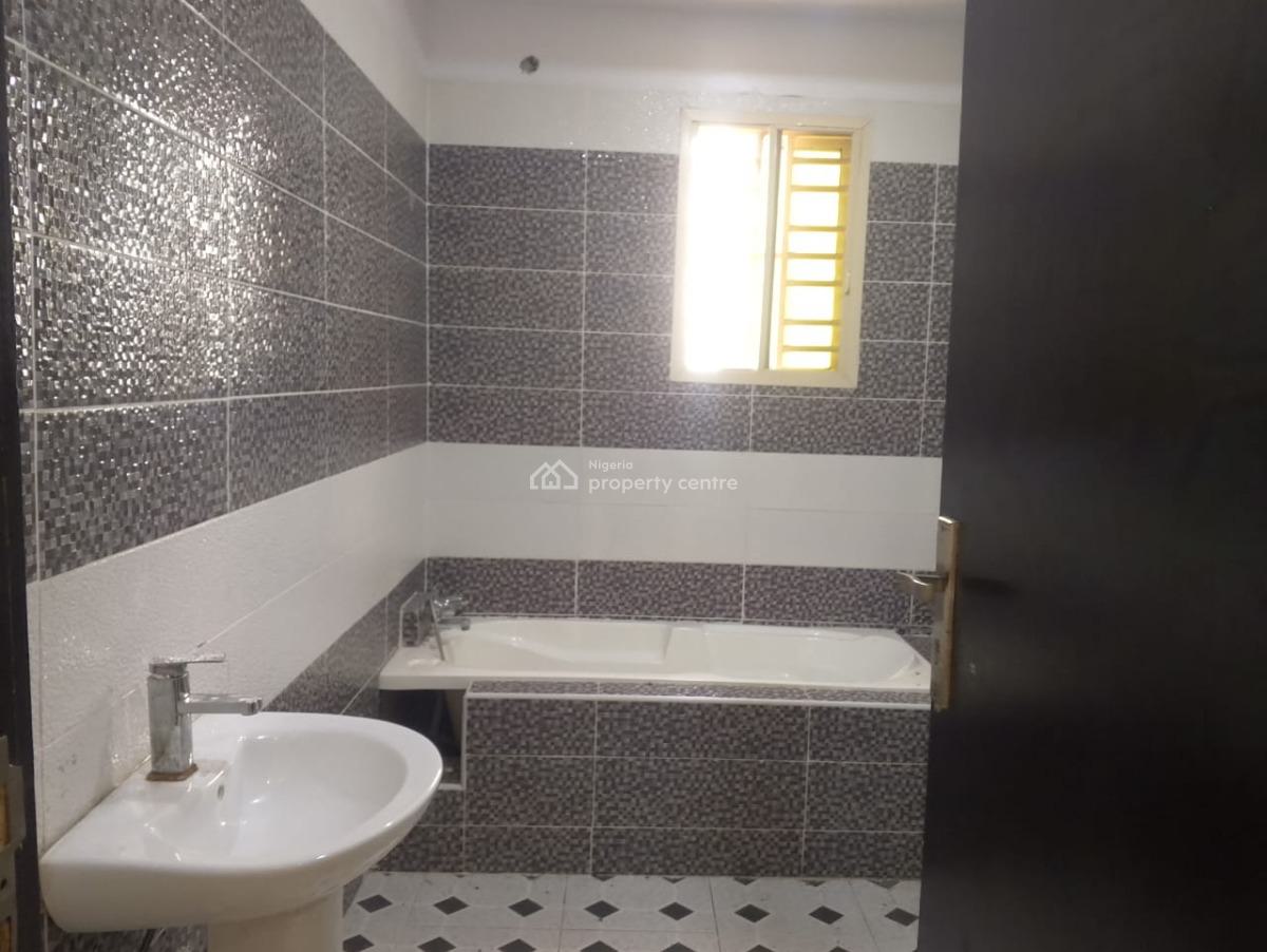 Luxury 4 Bedroom Maisonnette with Bq in a Service Apartment, Lekki Phase 1, Lekki, Lagos, Flat / Apartment for Rent