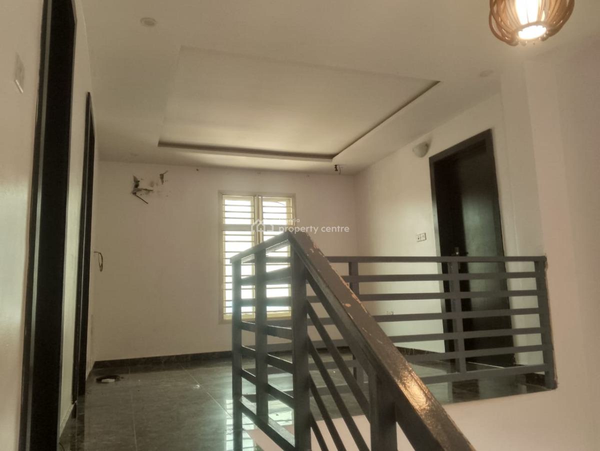 Luxury 4 Bedroom Maisonnette with Bq in a Service Apartment, Lekki Phase 1, Lekki, Lagos, Flat / Apartment for Rent
