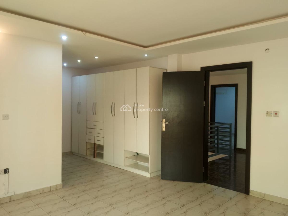 Luxury 4 Bedroom Maisonnette with Bq in a Service Apartment, Lekki Phase 1, Lekki, Lagos, Flat / Apartment for Rent