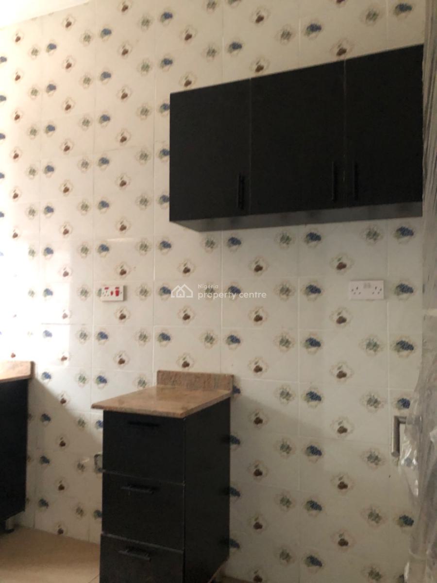 2bedroom Flat at Makogi Magboro Going for 1.1m, Makogi, Magboro, Ogun, Flat / Apartment for Rent