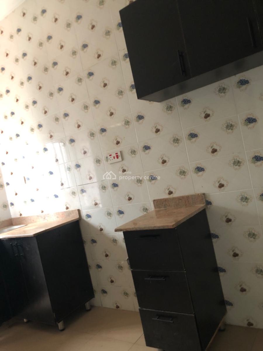 2bedroom Flat at Makogi Magboro Going for 1.1m, Makogi, Magboro, Ogun, Flat / Apartment for Rent