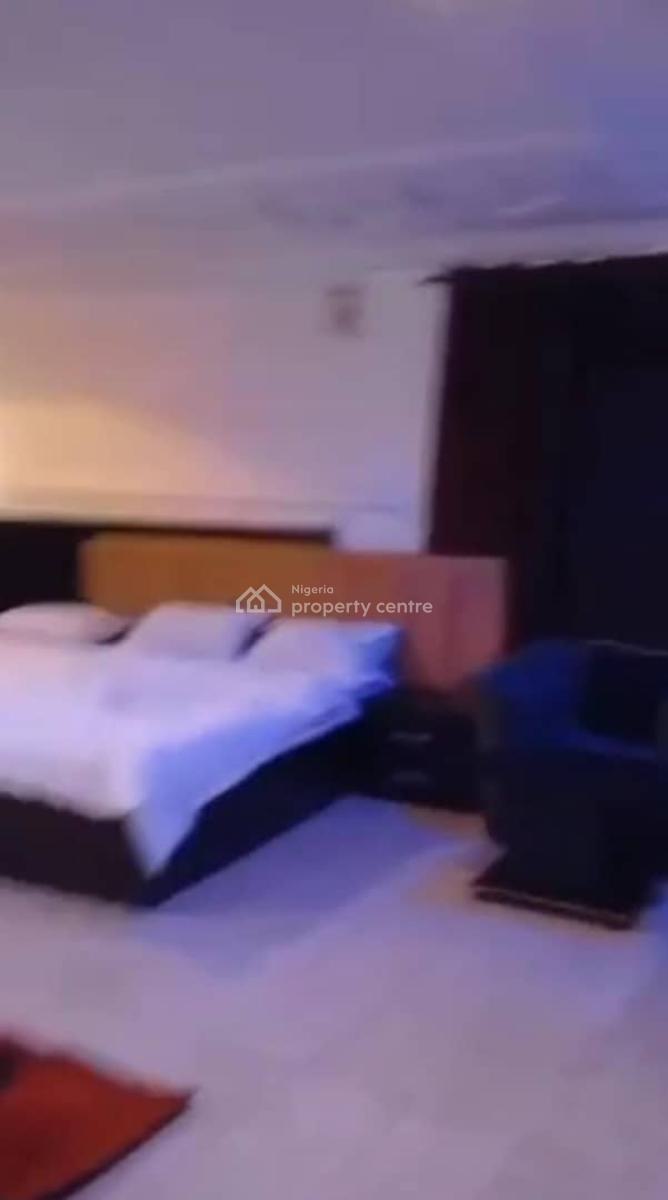 Distress 19 Rooms + Swimming Pool Hotel in a Strategic Location, Off Airport Road, Benin, Oredo, Edo, Hotel / Guest House for Sale