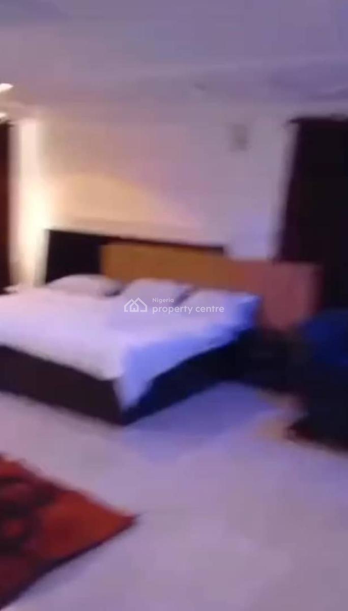Distress 19 Rooms + Swimming Pool Hotel in a Strategic Location, Off Airport Road, Benin, Oredo, Edo, Hotel / Guest House for Sale