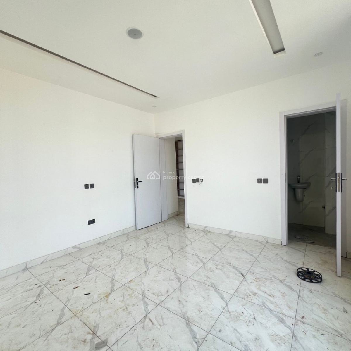 Luxury and Spacious 2 Bedroom Apartment in a Secure Estate, Agungi, Lekki, Lagos, Flat / Apartment for Sale