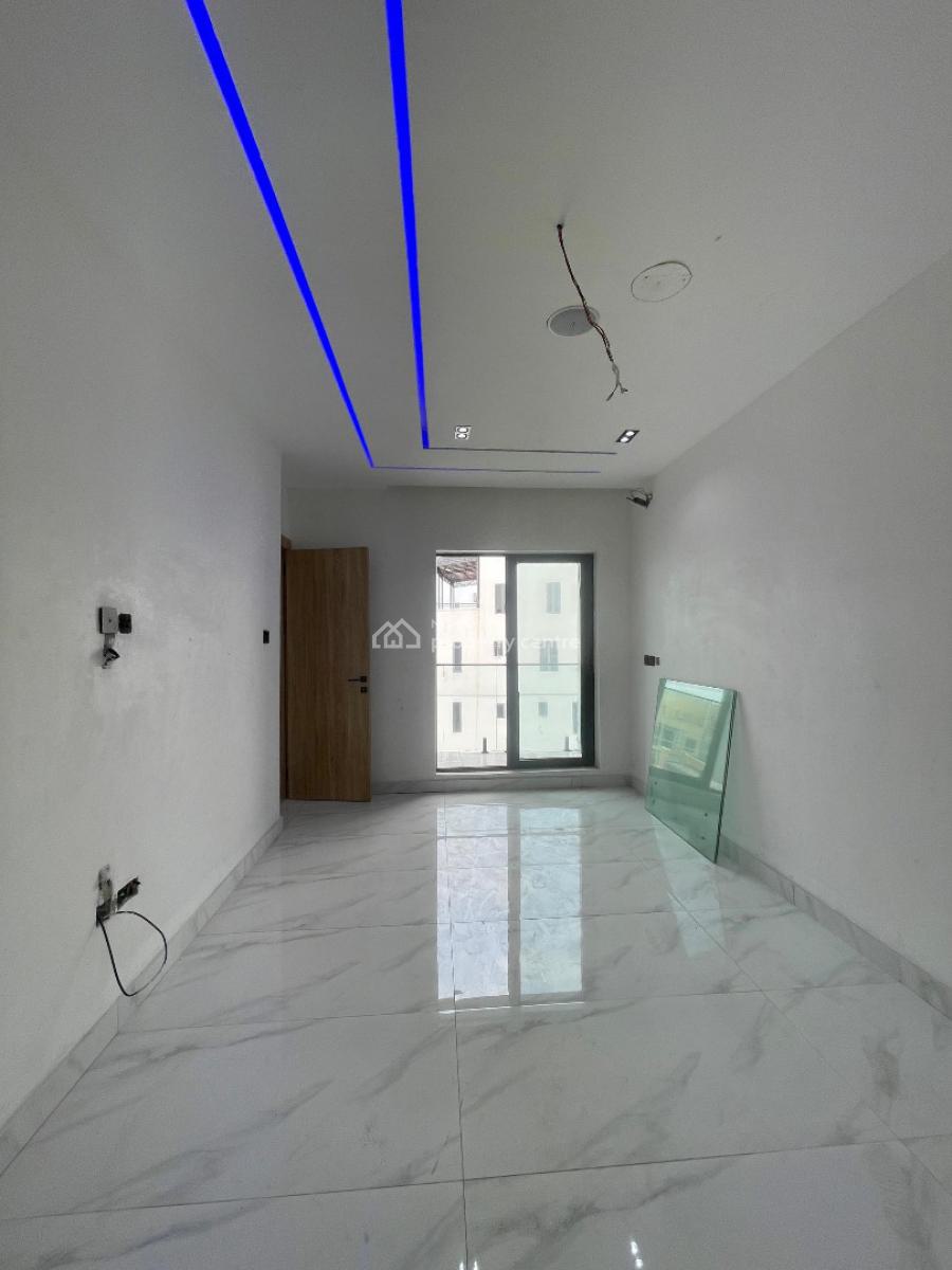 Luxury 2 Bedroom Apartment with Bq in a Secure Estate, Lekki Phase 1, Lekki, Lagos, Flat / Apartment for Sale