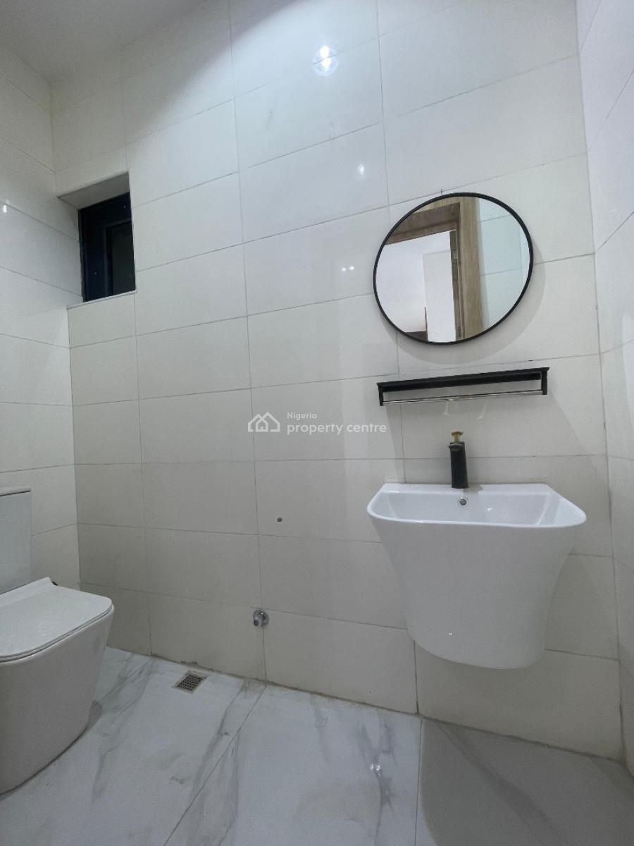 Luxury 2 Bedroom Apartment with Bq in a Secure Estate, Lekki Phase 1, Lekki, Lagos, Flat / Apartment for Sale
