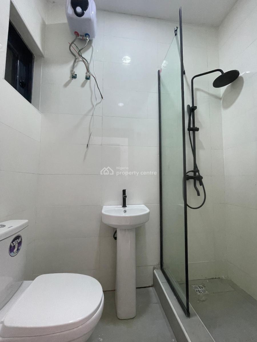 Luxury 2 Bedroom Apartment with Bq in a Secure Estate, Lekki Phase 1, Lekki, Lagos, Flat / Apartment for Sale