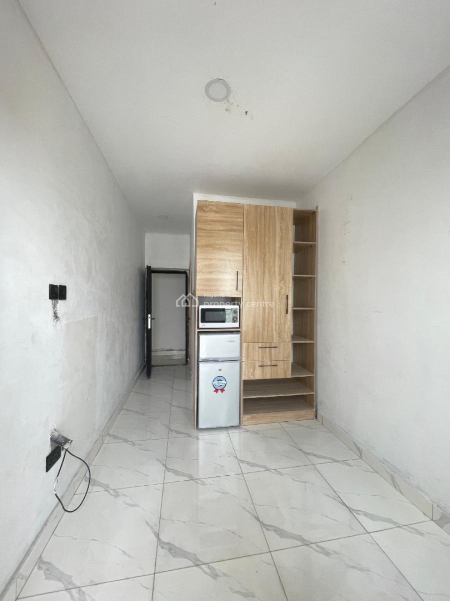 Luxury 2 Bedroom Apartment with Bq in a Secure Estate, Lekki Phase 1, Lekki, Lagos, Flat / Apartment for Sale