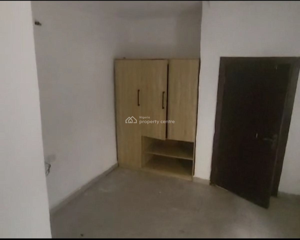 Spacious Self Contained with Separate Kitchen and Toilet, Behind Studio 24 Off Admiralty Way, Lekki Phase 1, Lekki, Lagos, Self Contain (single Rooms) for Rent