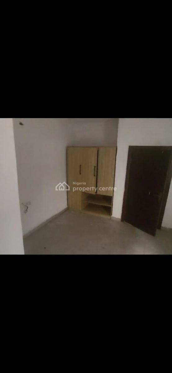 Spacious Self Contained with Separate Kitchen and Toilet, Behind Studio 24 Off Admiralty Way, Lekki Phase 1, Lekki, Lagos, Self Contain (single Rooms) for Rent