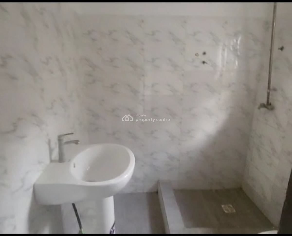 Spacious Self Contained with Separate Kitchen and Toilet, Behind Studio 24 Off Admiralty Way, Lekki Phase 1, Lekki, Lagos, Self Contain (single Rooms) for Rent
