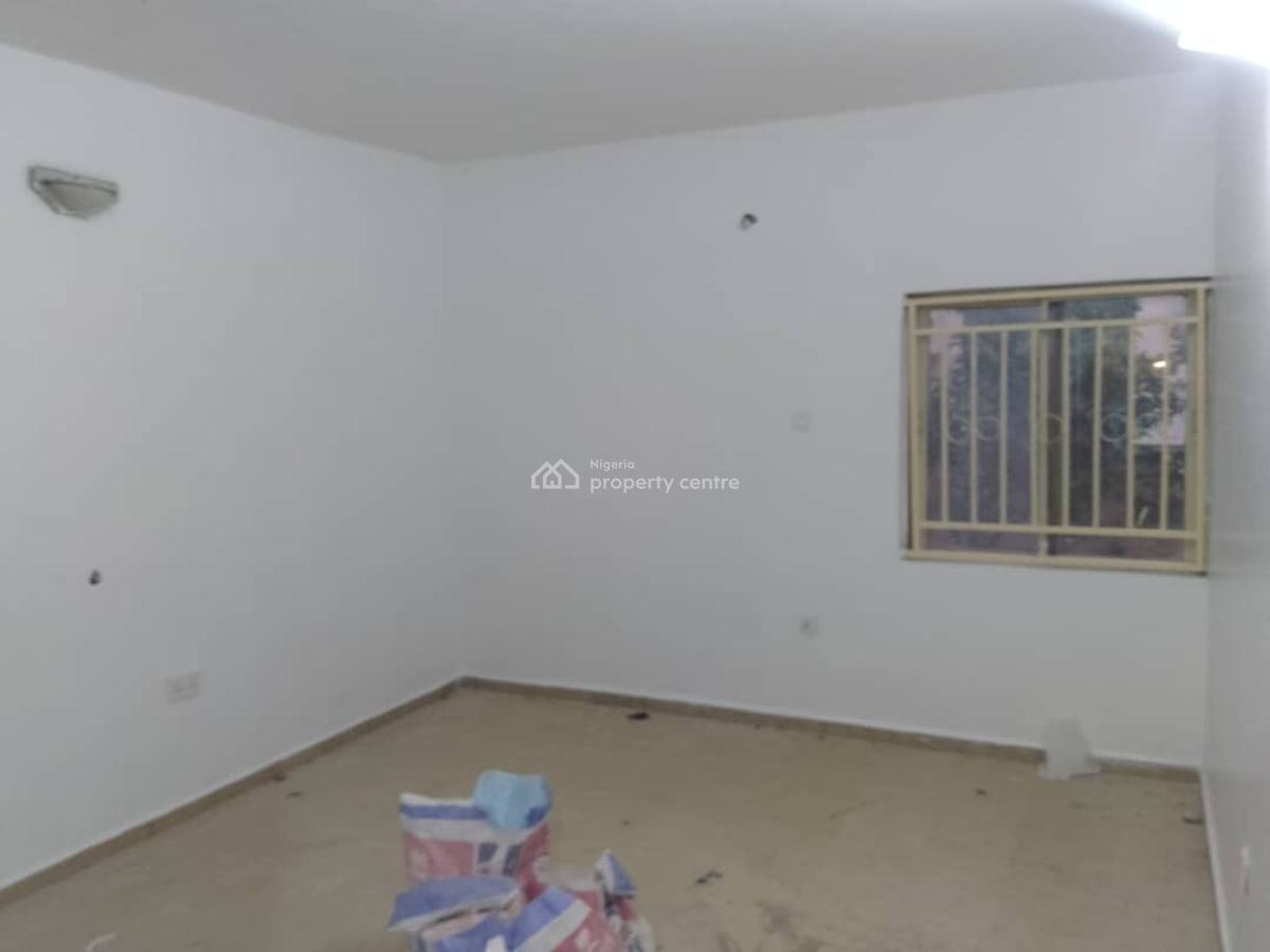Excellent Spacious 3 Bedroom Apartment, 1st Avenue, Gwarinpa, Abuja, Flat / Apartment for Rent