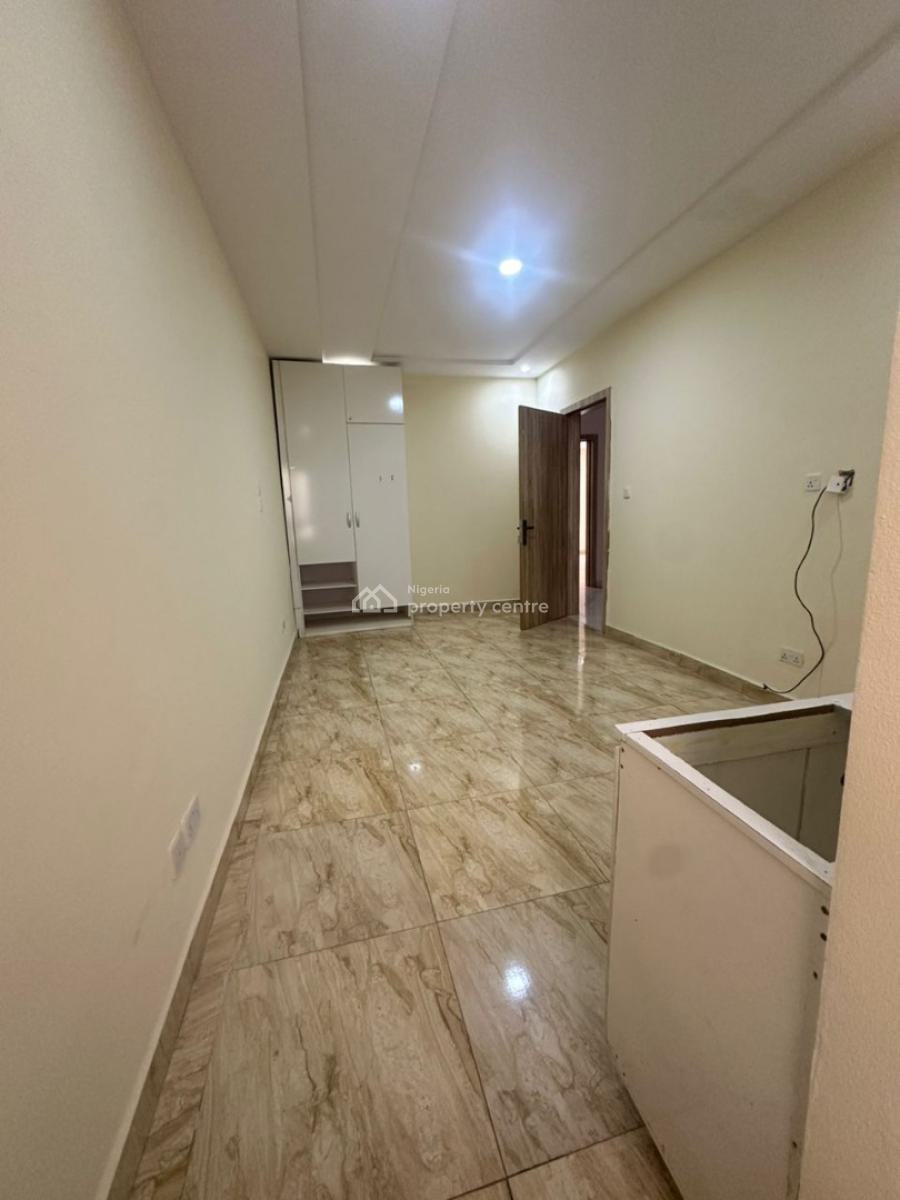 Fully Serviced and Luxury Self Con Apartment Upstairs, Pearl Crest Estate’ Orchid Road Lekki, Lekki Expressway, Lekki, Lagos, Self Contain (single Rooms) for Rent