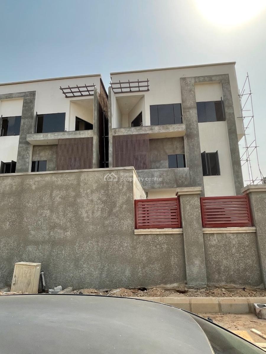 7 Bedrooms Semi-detached Duplex with Boys Quarter, Wuse 2, Abuja, Semi-detached Duplex for Sale