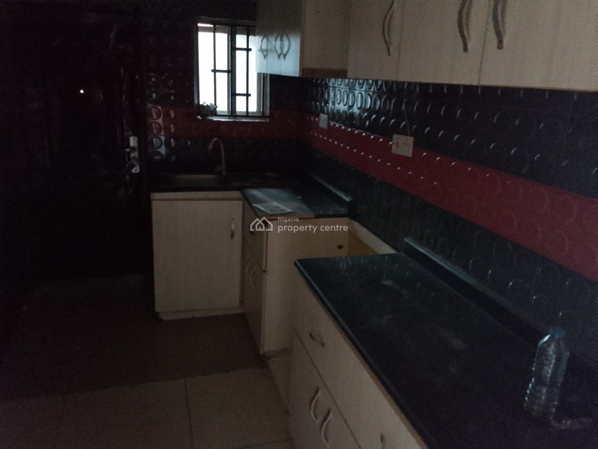 Tastefully Finished 2 Bedroom Flat, Adekunle, Yaba, Lagos, Flat / Apartment for Rent