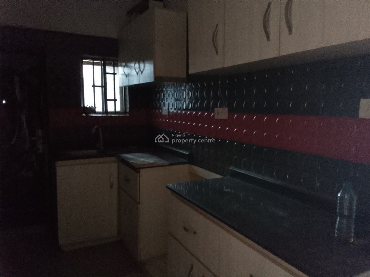 Tastefully Finished 2 Bedroom Flat, Adekunle, Yaba, Lagos, Flat / Apartment for Rent