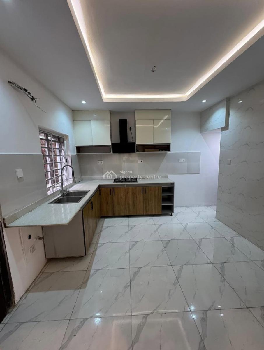 Beautiful 4-bedroom Terrace with a Bq, Lekki Phase 1, Lekki, Lagos, Terraced Duplex for Rent