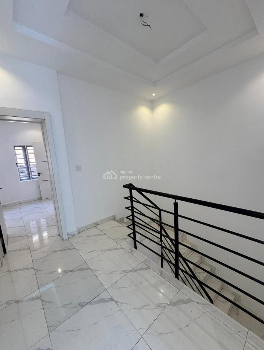 Beautiful 4-bedroom Terrace with a Bq, Lekki Phase 1, Lekki, Lagos, Terraced Duplex for Rent