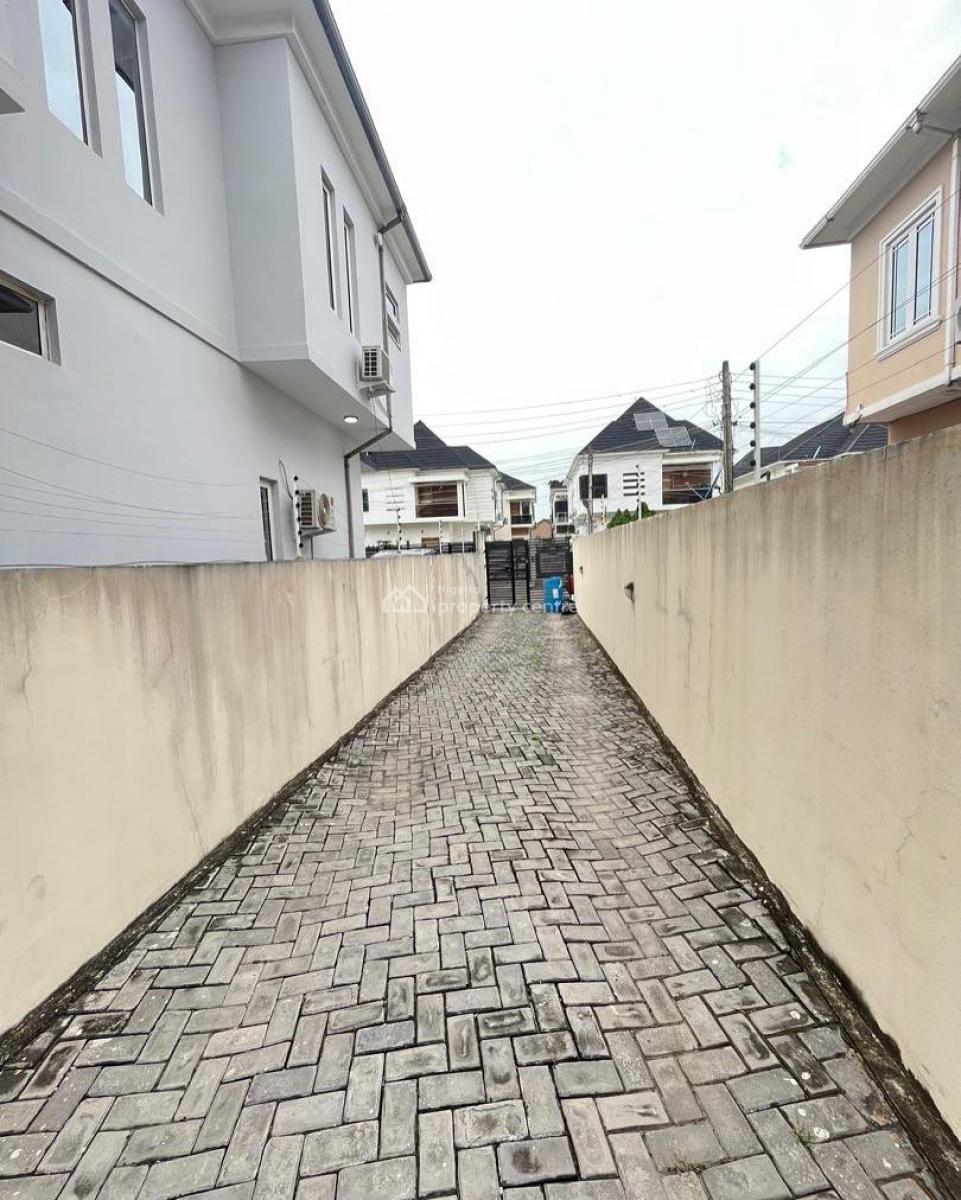 Stunning 4 Bedroom Semi Detached Duplex with Bq, Idado, Idado, Lekki, Lagos, Semi-detached Duplex for Sale