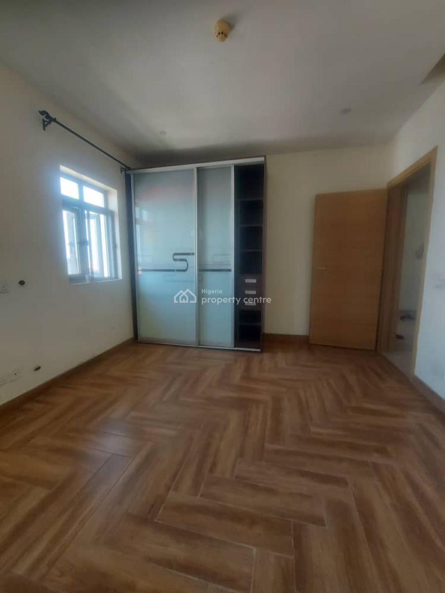 Spacious Self Contained Shared Apartment, Orchid Road, Lekki, Lagos, Self Contain (single Rooms) for Rent