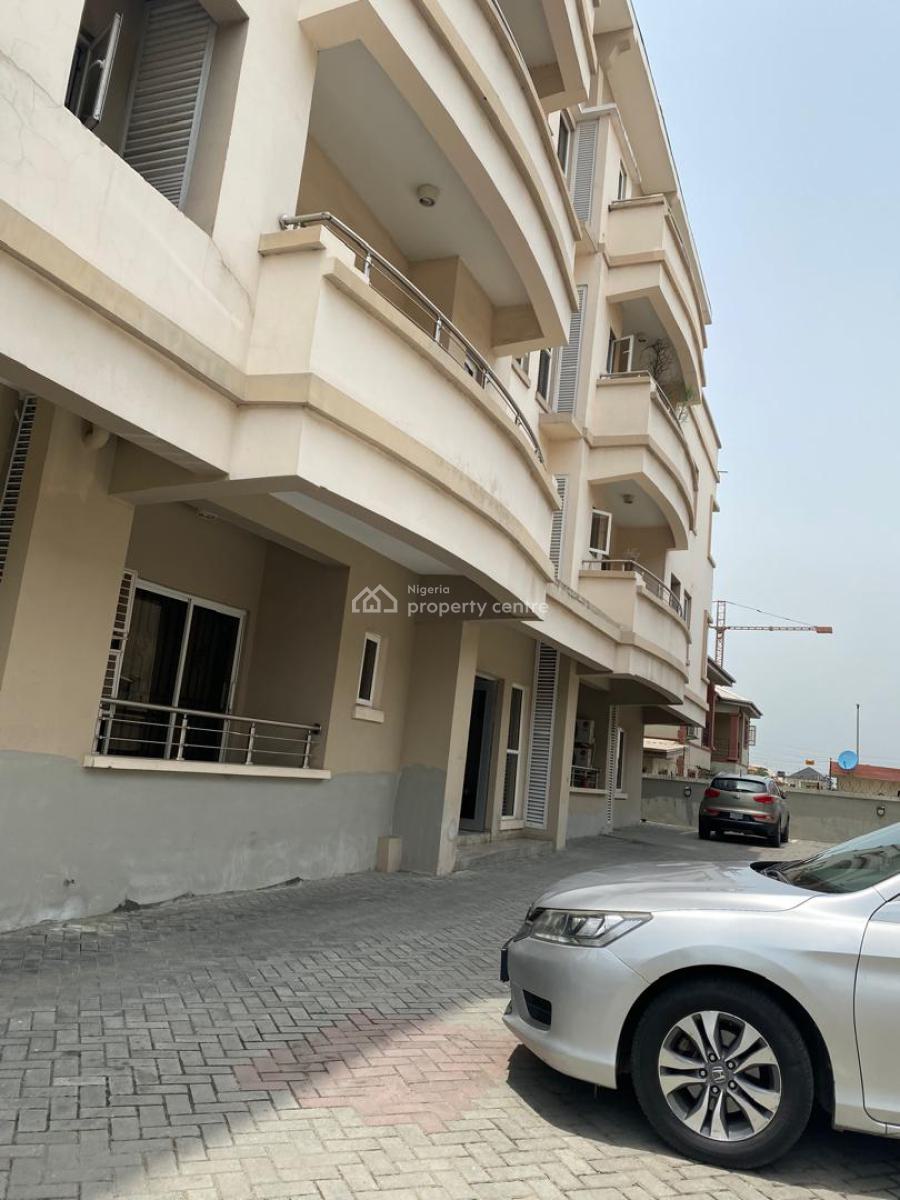 Luxurious and Spacious 3 Bedroom Penthouse, Lekki Phase 1, Lekki, Lagos, Flat / Apartment for Rent