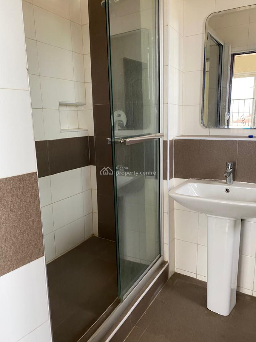Luxurious and Spacious 3 Bedroom Penthouse, Lekki Phase 1, Lekki, Lagos, Flat / Apartment for Rent