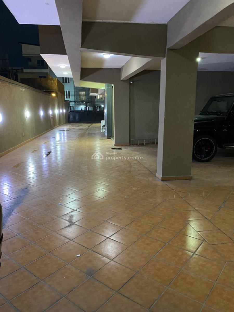 Luxurious and Spacious 3 Bedroom Apartment on 5th Floor, Off Palace Road, Oniru, Victoria Island (vi), Lagos, Flat / Apartment for Rent