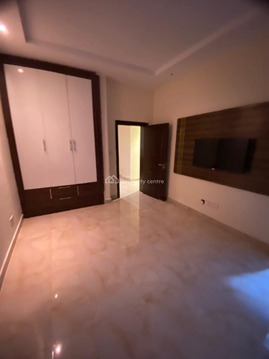 Luxurious and Spacious 3 Bedroom Apartment on 5th Floor, Off Palace Road, Oniru, Victoria Island (vi), Lagos, Flat / Apartment for Rent
