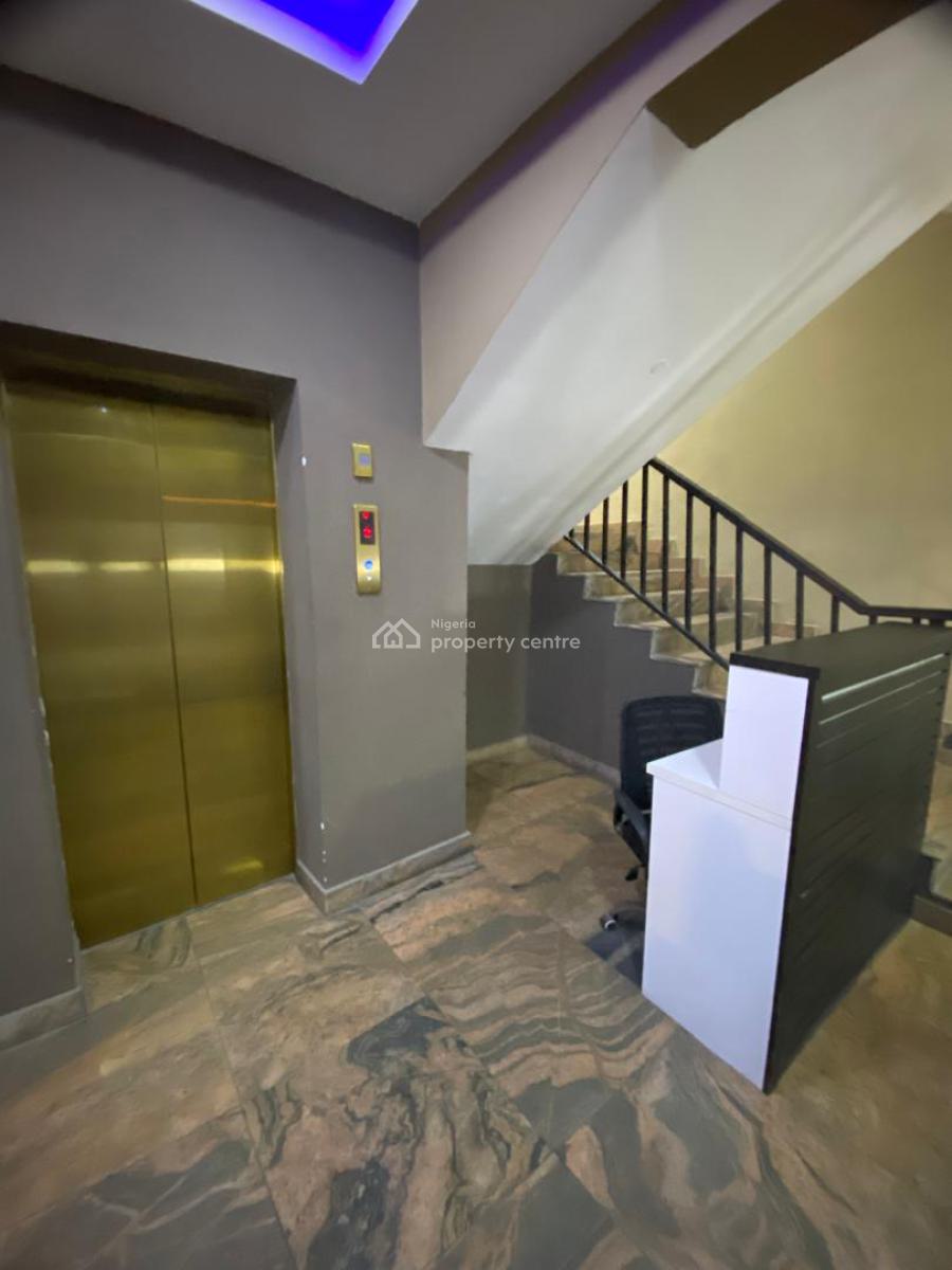 Luxurious and Spacious 3 Bedroom Apartment on 5th Floor, Off Palace Road, Oniru, Victoria Island (vi), Lagos, Flat / Apartment for Rent