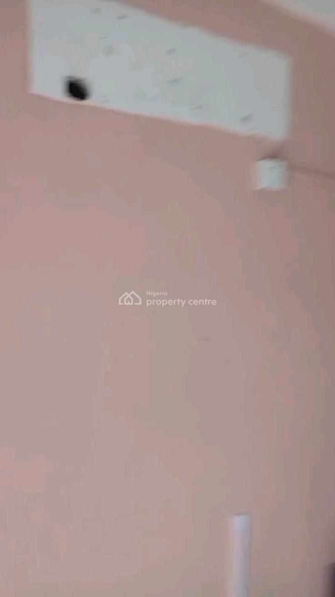 a Very Big Shop, Fola Agoro Road, Shomolu, Lagos, Shop for Rent