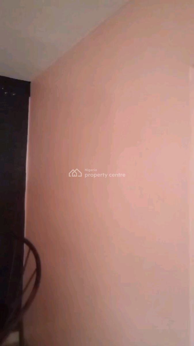 a Very Big Shop, Fola Agoro Road, Shomolu, Lagos, Shop for Rent