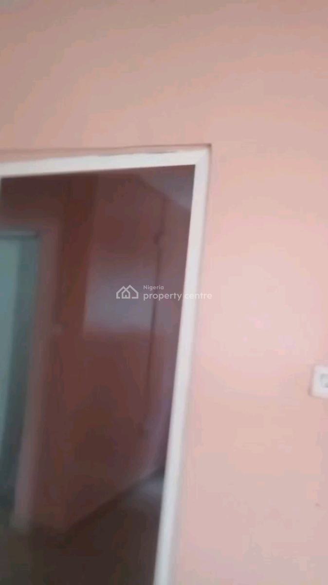 a Very Big Shop, Fola Agoro Road, Shomolu, Lagos, Shop for Rent