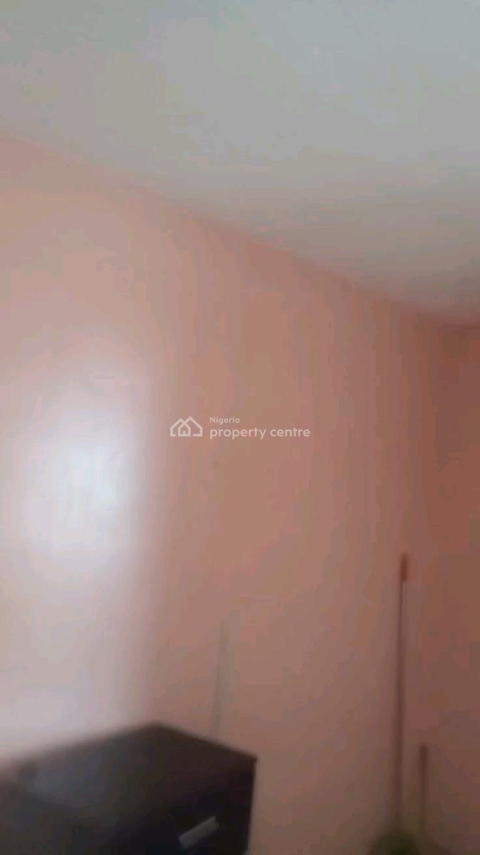 a Very Big Shop, Fola Agoro Road, Shomolu, Lagos, Shop for Rent