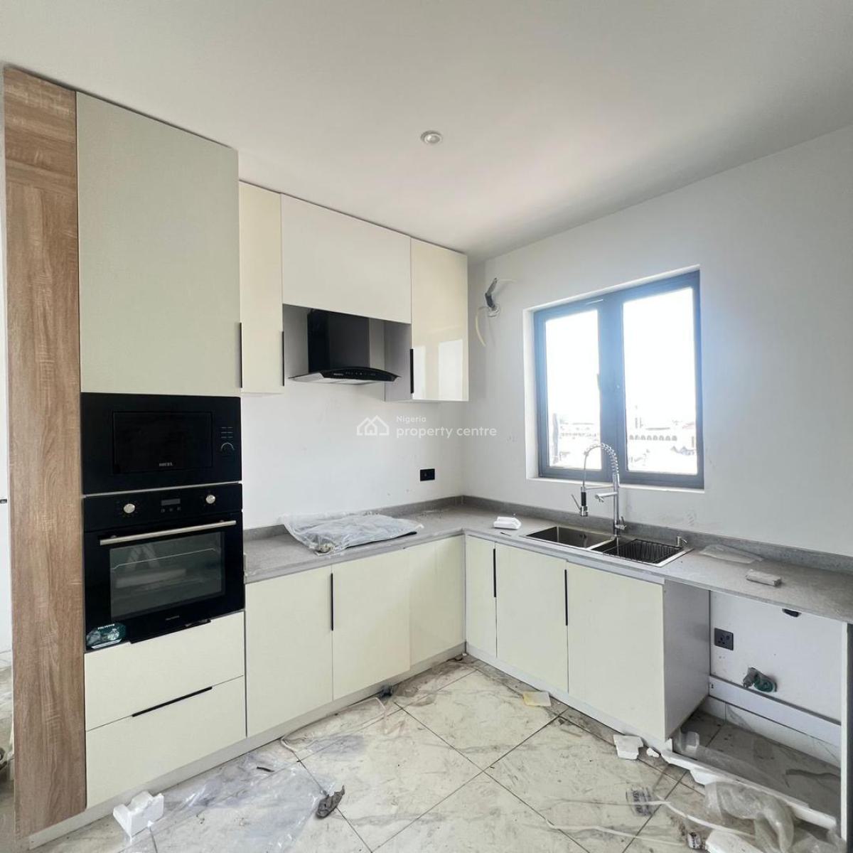 Luxurious Apartments with Elevator, 2nd Toll Gate, Lekki, Lagos, Flat / Apartment for Sale