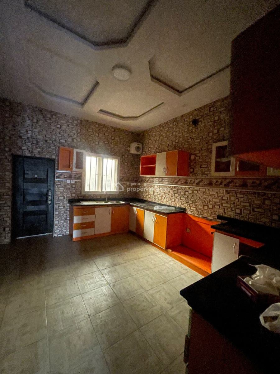 Standard 3-bedroom Duplex with Boys Quarters, Lekki Right By Pinnacle Filling Station, Lekki Phase 1, Lekki, Lagos, Terraced Duplex for Rent