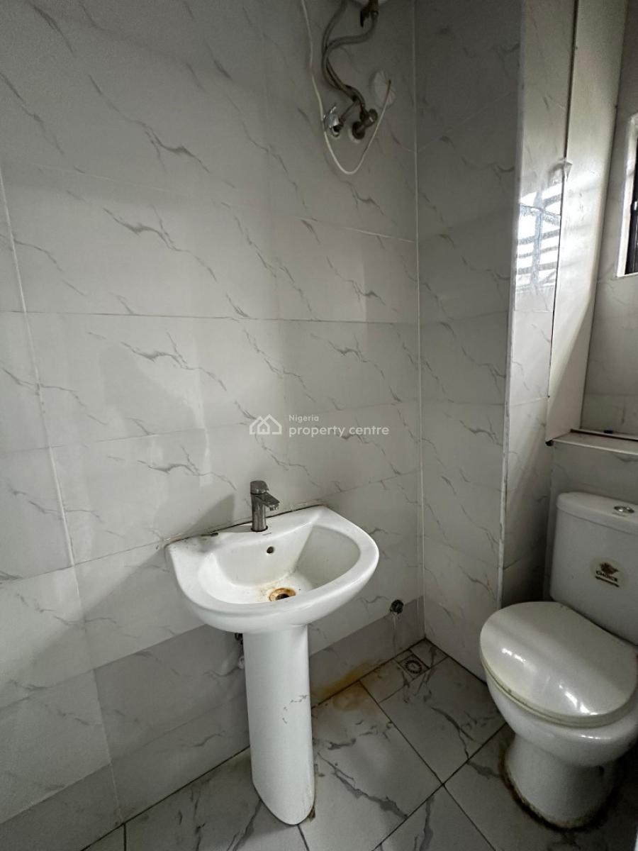 Nicely Built 2 Bedroom Apartment, Orchid, Lekki, Lagos, Flat / Apartment for Rent