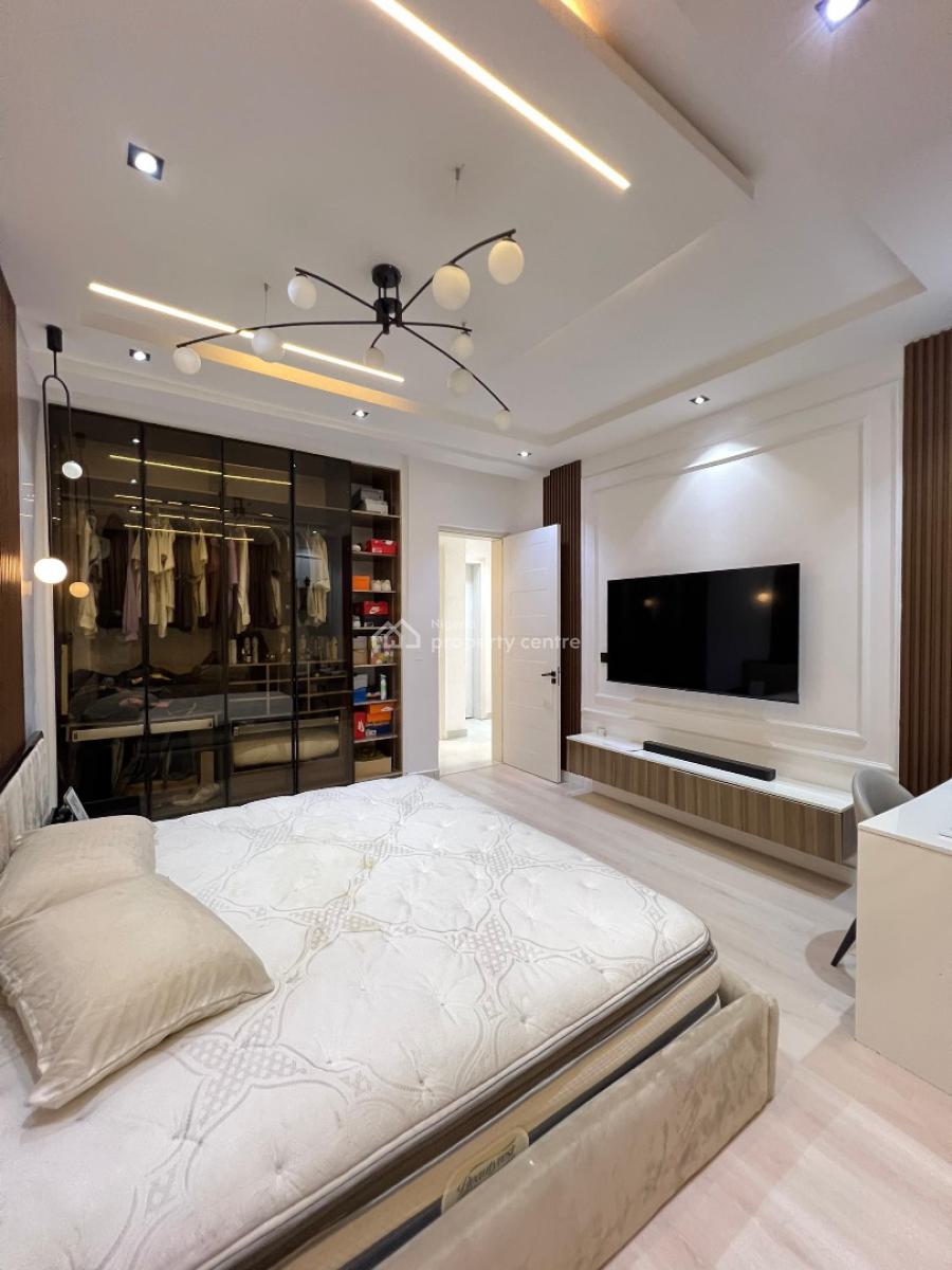 The Luxurious and Furnished 2bedroom Apartment, Ologolo, Lekki, Lagos, Flat / Apartment for Sale