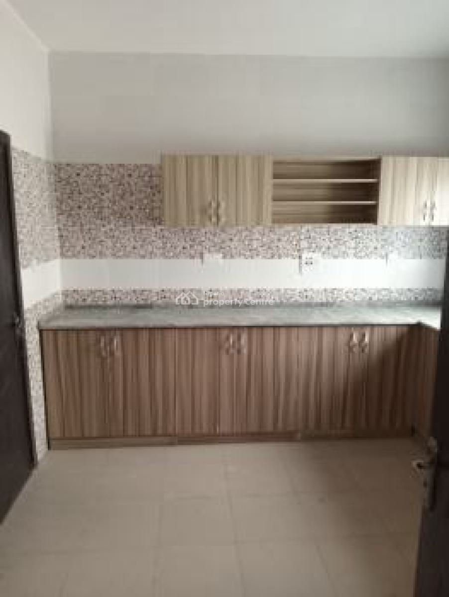 a Very Good Spacious 2 Bedroom Flat + 1bq Attached, Utako District, Utako, Abuja, Flat / Apartment for Rent
