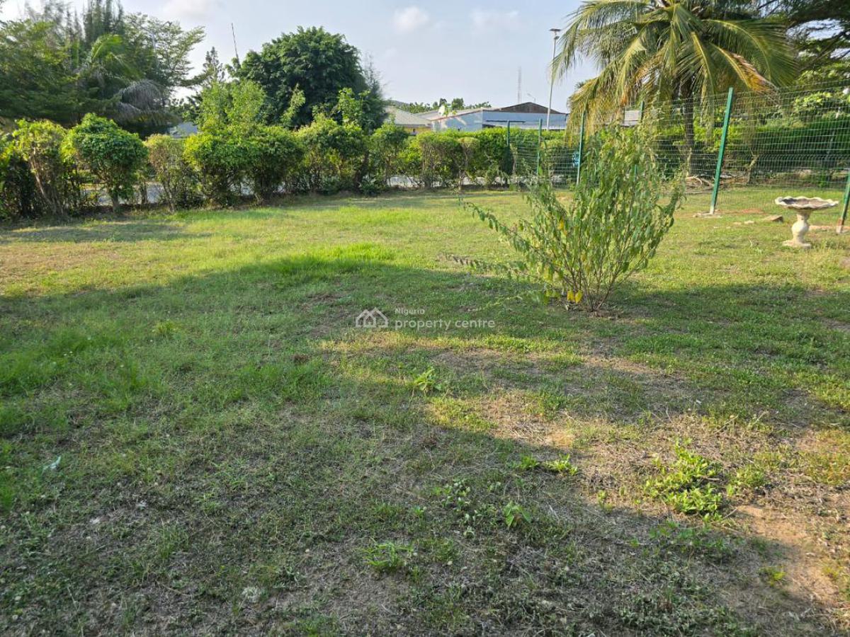 3 Bedroom Semi Detached Bungalow & Bq Self Compound, Lekki Right, Lekki Phase 1, Lekki, Lagos, Semi-detached Duplex for Rent