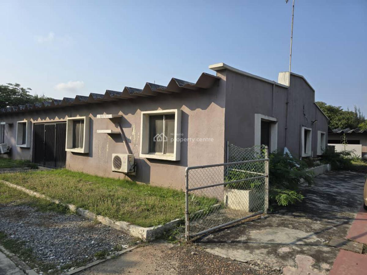 3 Bedroom Semi Detached Bungalow & Bq Self Compound, Lekki Right, Lekki Phase 1, Lekki, Lagos, Semi-detached Duplex for Rent