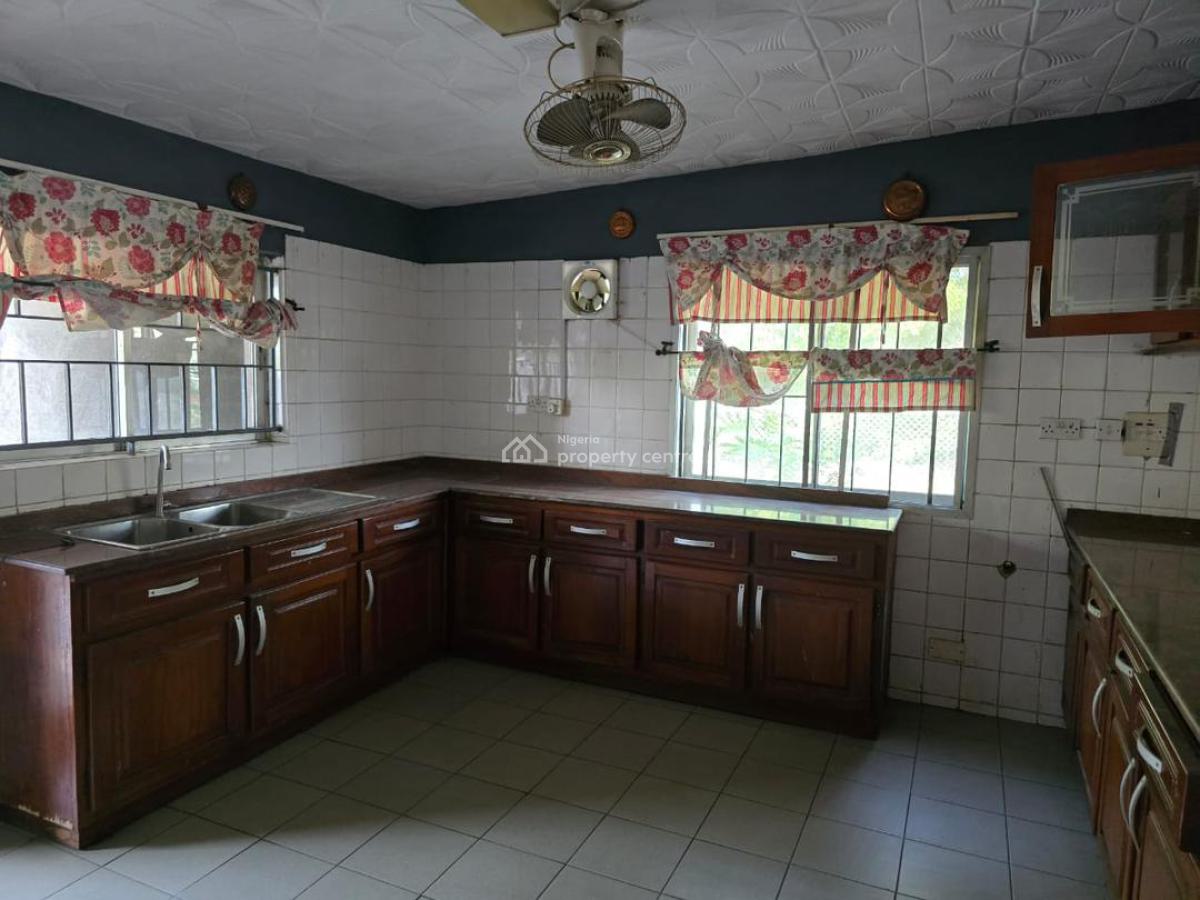 3 Bedroom Semi Detached Bungalow & Bq Self Compound, Lekki Right, Lekki Phase 1, Lekki, Lagos, Semi-detached Duplex for Rent