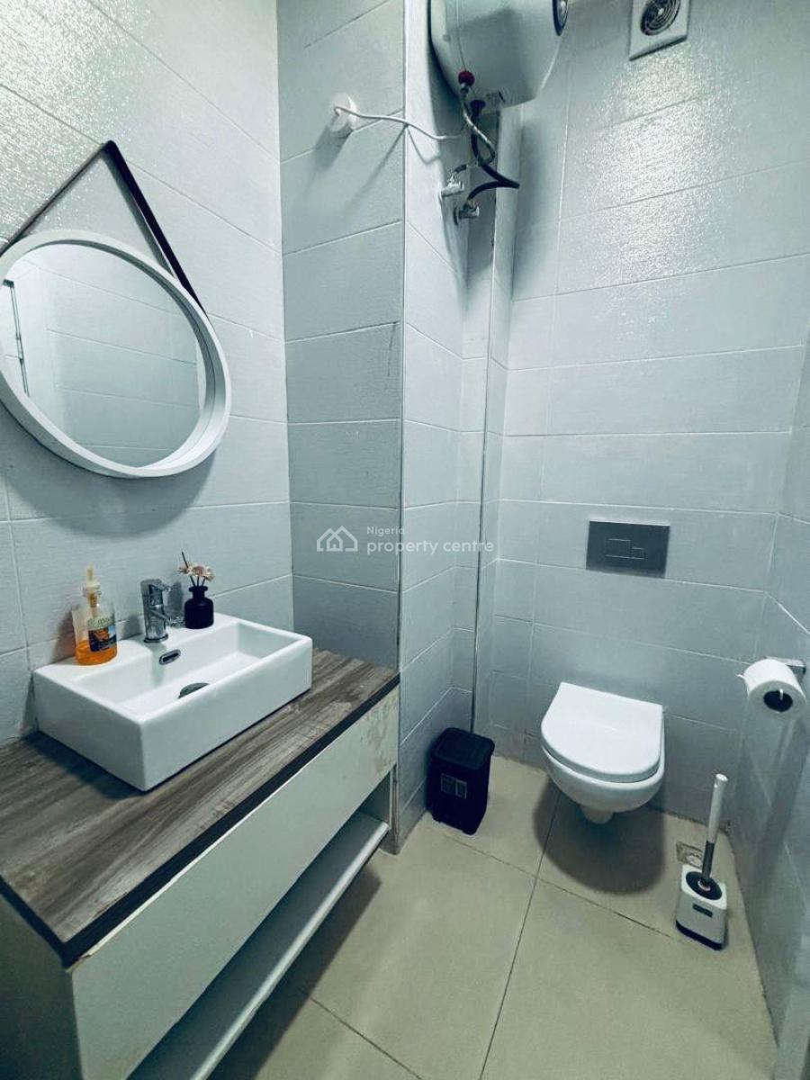 Fully Furnished and Serviced 2 Bedroom Apartment with Pool and Gym, Periwinkle Estate, Lekki Phase 1, Lekki, Lagos, Flat / Apartment for Rent