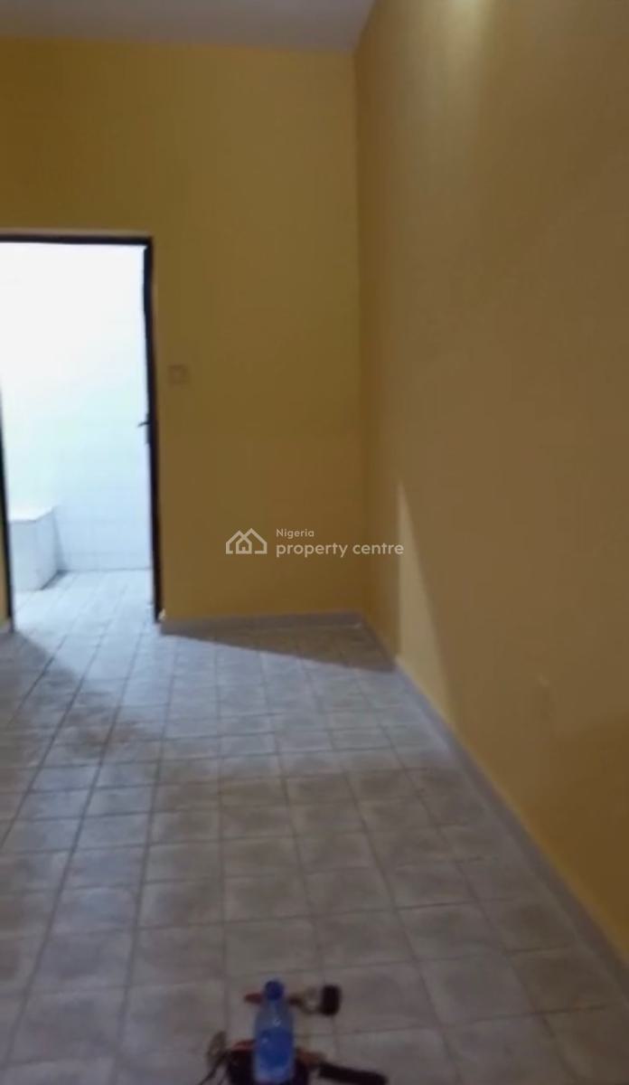 a Standard, Modern 3 Bedroom Flat, Gra Phase 2, Magodo, Lagos, Flat / Apartment for Rent