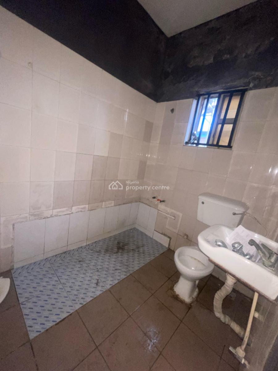 Massive 3 Bedrooms Flat, Eputu London, Eputu, Ibeju Lekki, Lagos, Flat / Apartment for Rent