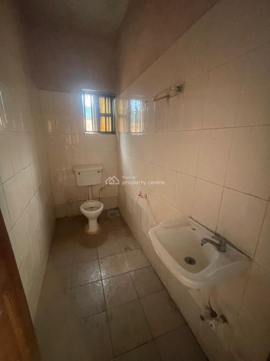 Massive 3 Bedrooms Flat, Eputu London, Eputu, Ibeju Lekki, Lagos, Flat / Apartment for Rent
