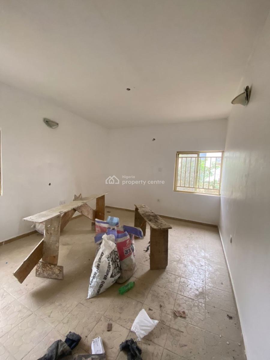 Renovated 3 Bedrooms Blocks of Flats, Off 1st Avenue, Gwarinpa, Abuja, Block of Flats for Rent