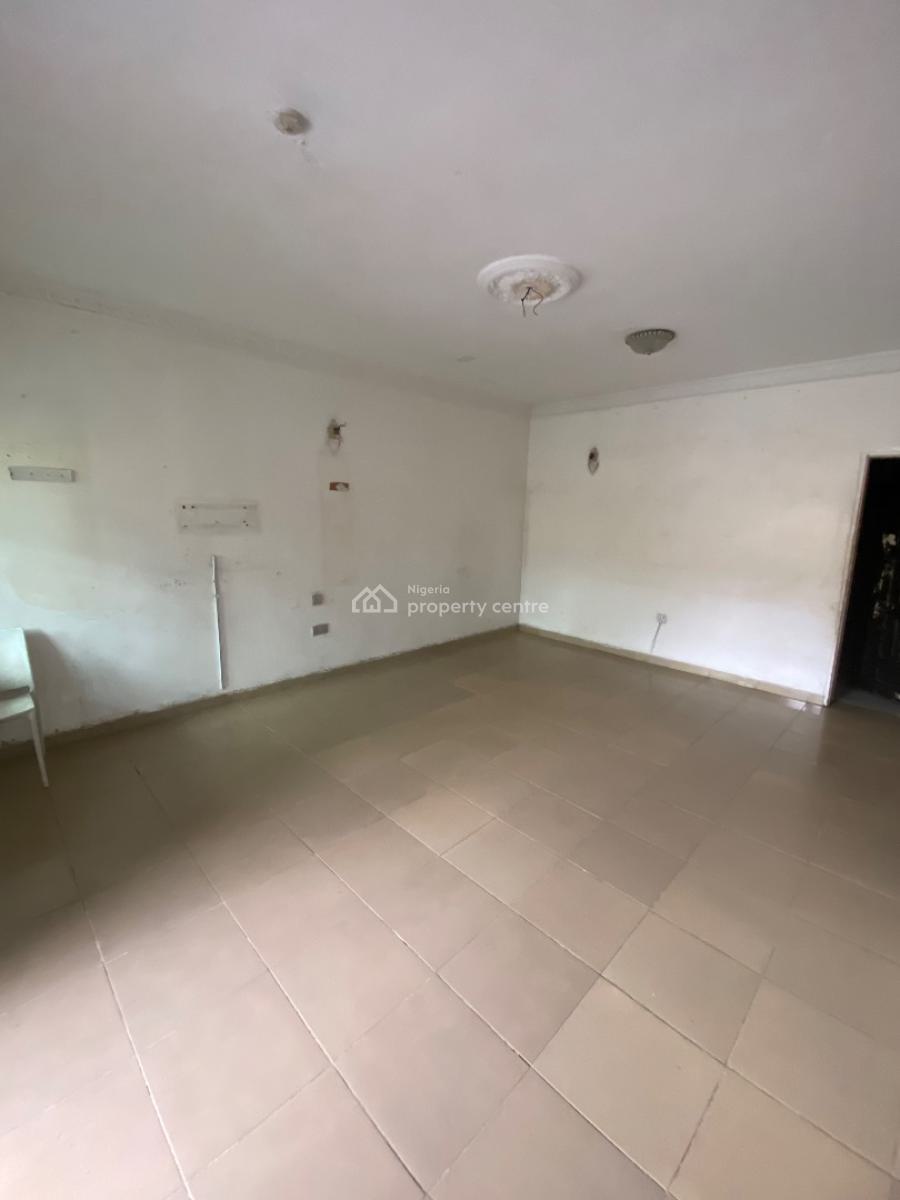 2bedroom Apartment with 2 Balcony & Big Compound in a Serene Environme, Thomas Estate, Ajah, Lagos, Flat / Apartment for Rent