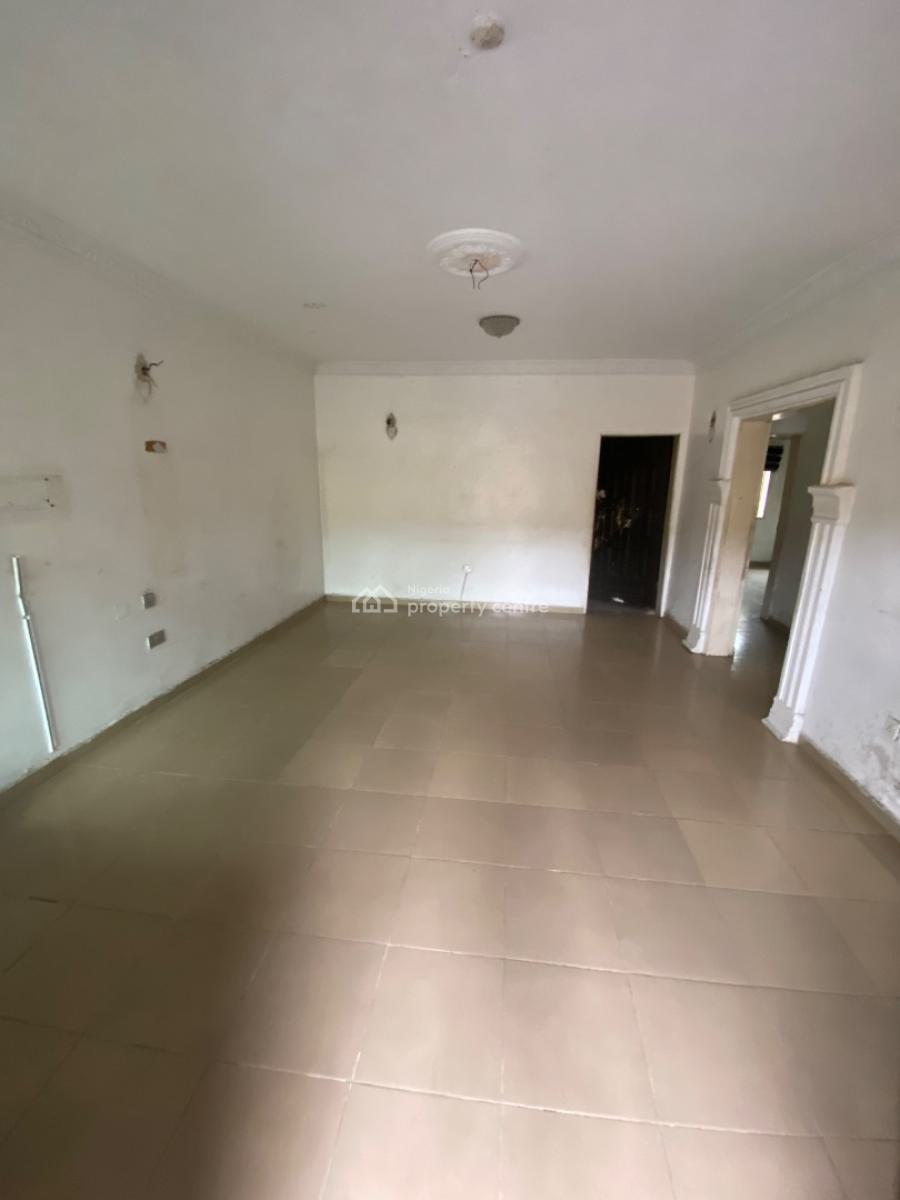 2bedroom Apartment with 2 Balcony & Big Compound in a Serene Environme, Thomas Estate, Ajah, Lagos, Flat / Apartment for Rent