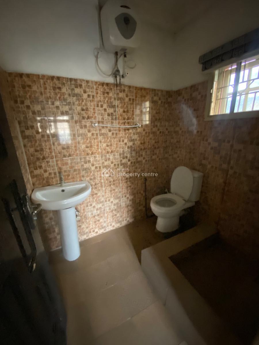 2bedroom Apartment with 2 Balcony & Big Compound in a Serene Environme, Thomas Estate, Ajah, Lagos, Flat / Apartment for Rent